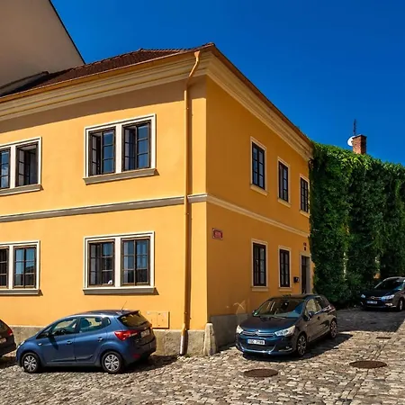 Stary Farhof Apartment *